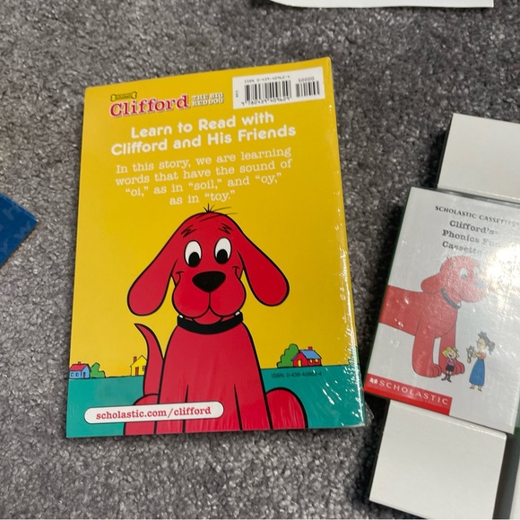 Scholastic | Other | Scholastic Clifford The Big Red Dog 2 Childrens ...
